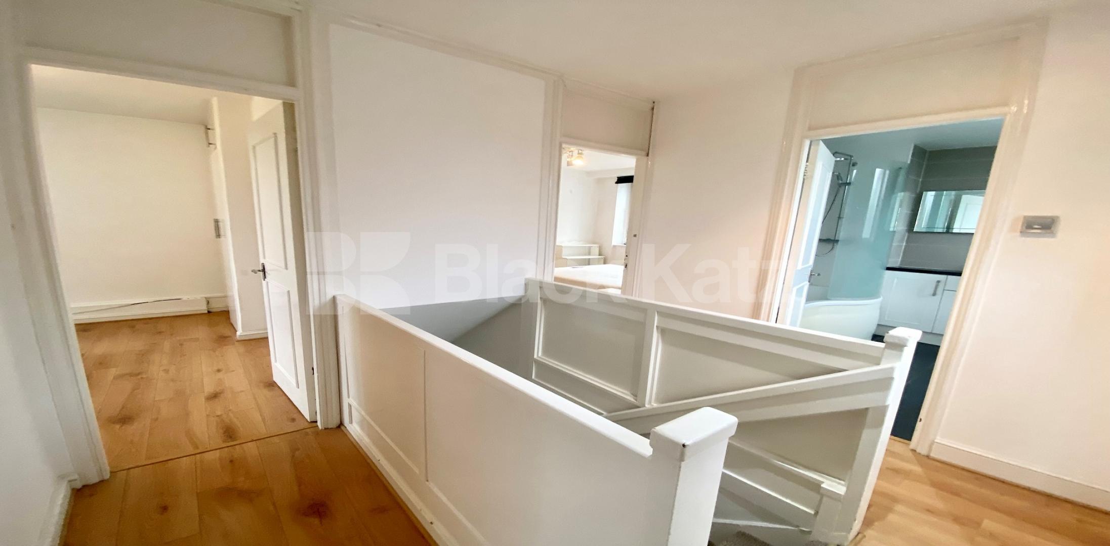 			LET , 3 Bedroom, 1 bath, 1 reception Apartment			 Rolls Road, Bermondsey